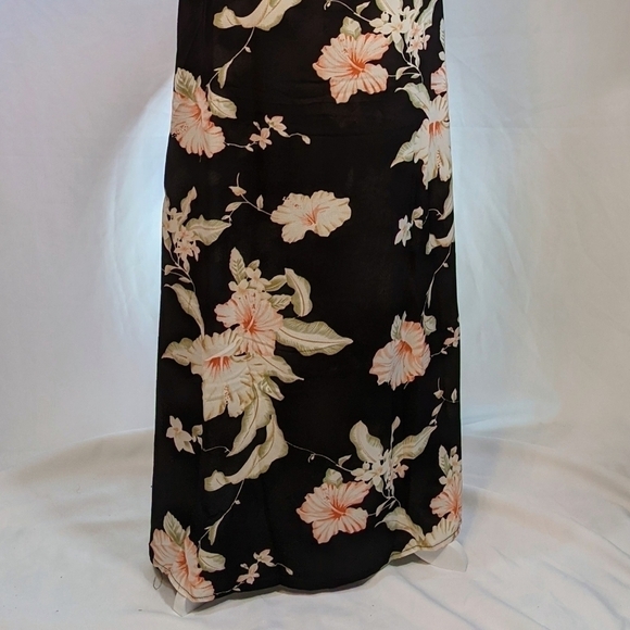 Open Back Black Floral Maxi Dress with short sleeves NWOT - Picture 3 of 5